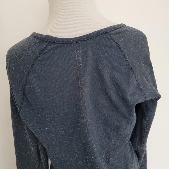 Athleta Speedlight Glow Long Sleeve Shirt Navy Sparkles Thumb Holes Women XL - Picture 8 of 12